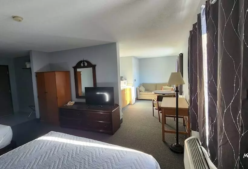 The Oasis Hotel & Bar