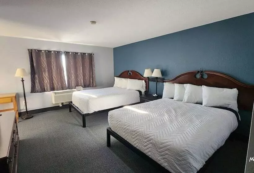 The Oasis Hotel & Bar