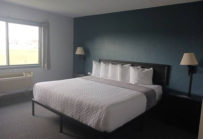 The Oasis Hotel & Bar