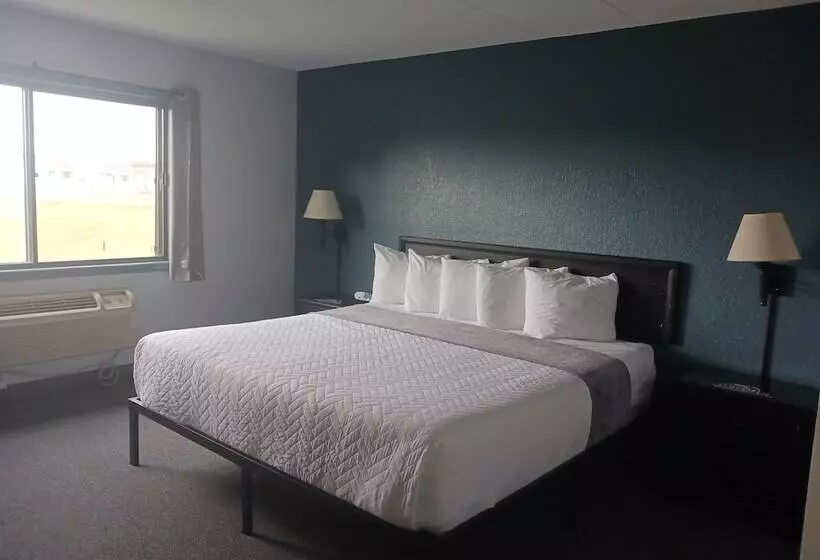 The Oasis Hotel & Bar