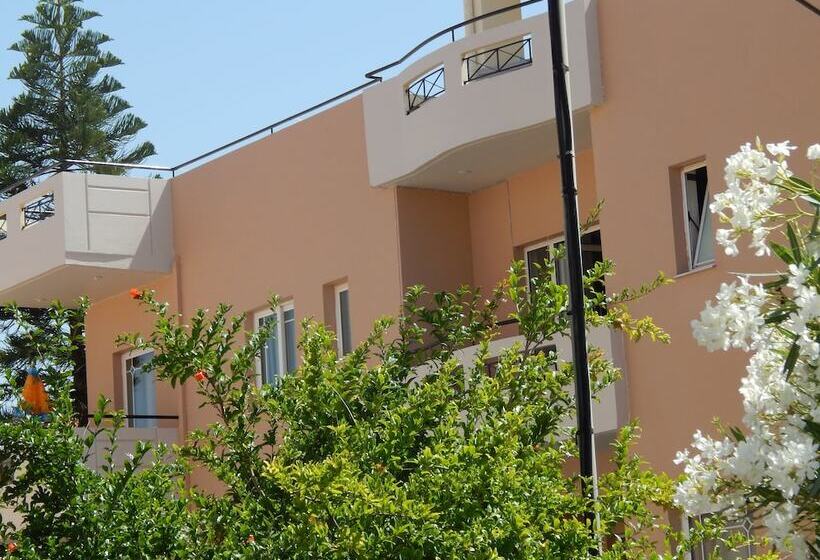 Apollon Studios & Apartments