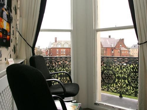 مبيت وإفطار 3 Norfolk Square