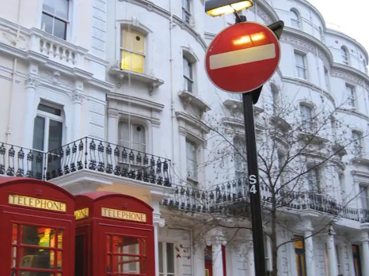 Central Hotel   Hostel