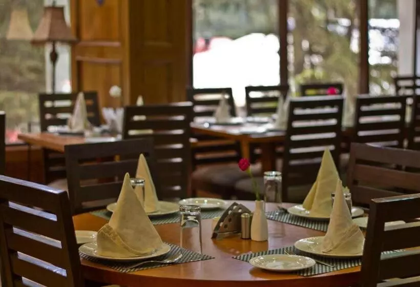 호텔 Broadways Inn