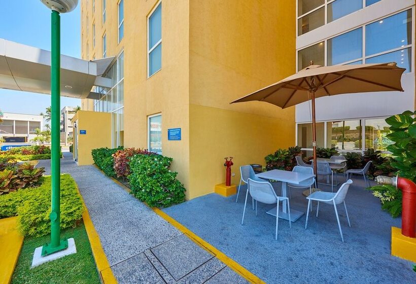 Отель City Express By Marriott Manzanillo