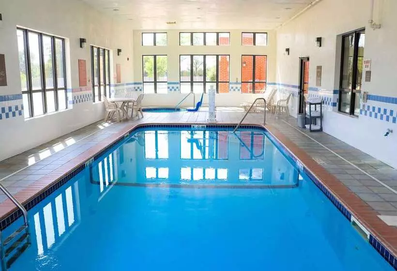 호텔 Comfort Inn & Suites Sikeston I55