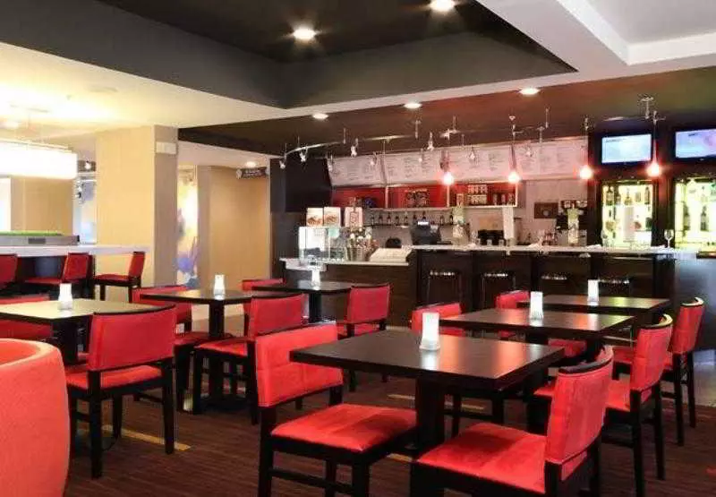 هتل Courtyard By Marriott Topeka