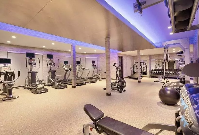 هتل Courtyard By Marriott Topeka