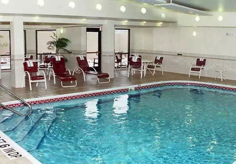 هتل Courtyard By Marriott Topeka