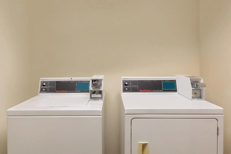 فندق Courtyard By Marriott Topeka