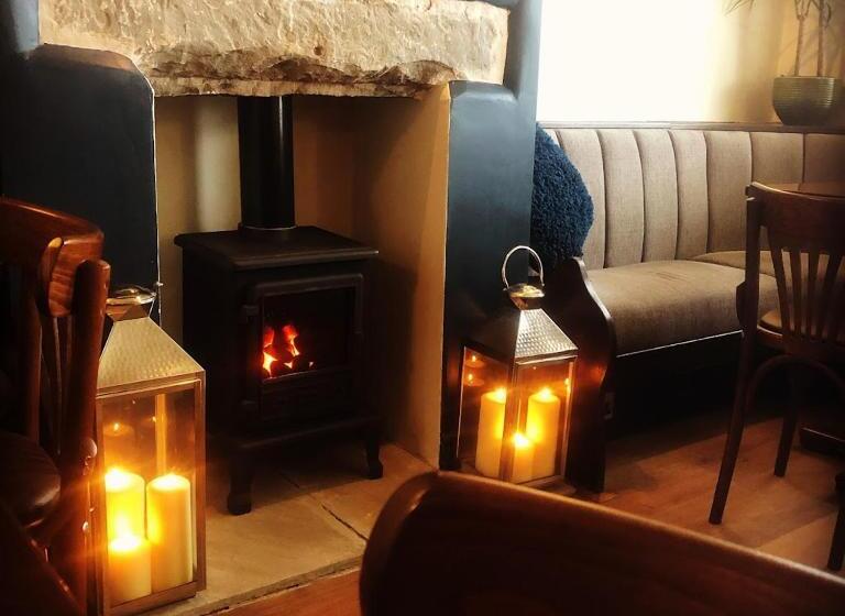 فندق The Croppers Arms