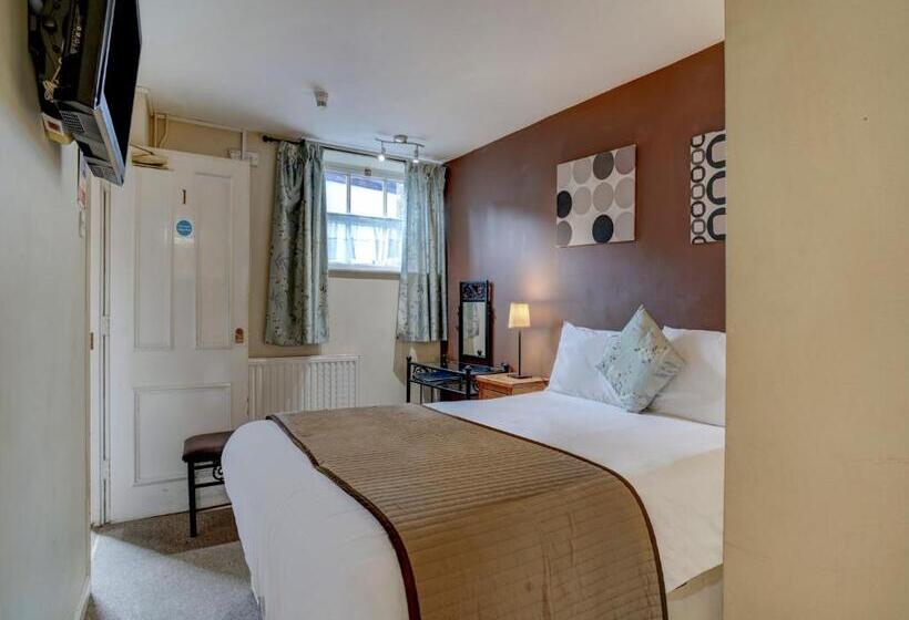 فندق George & Dragon Inn