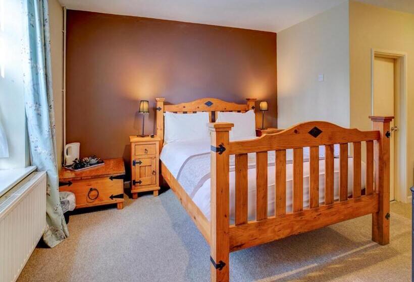 فندق George & Dragon Inn