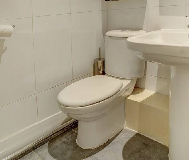 فندق George & Dragon Inn