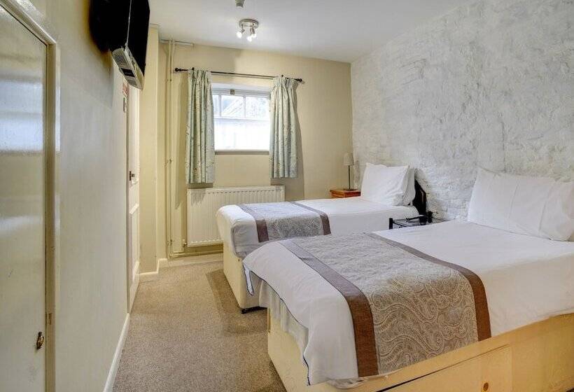 فندق George & Dragon Inn