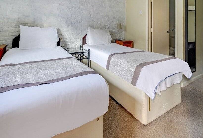 فندق George & Dragon Inn