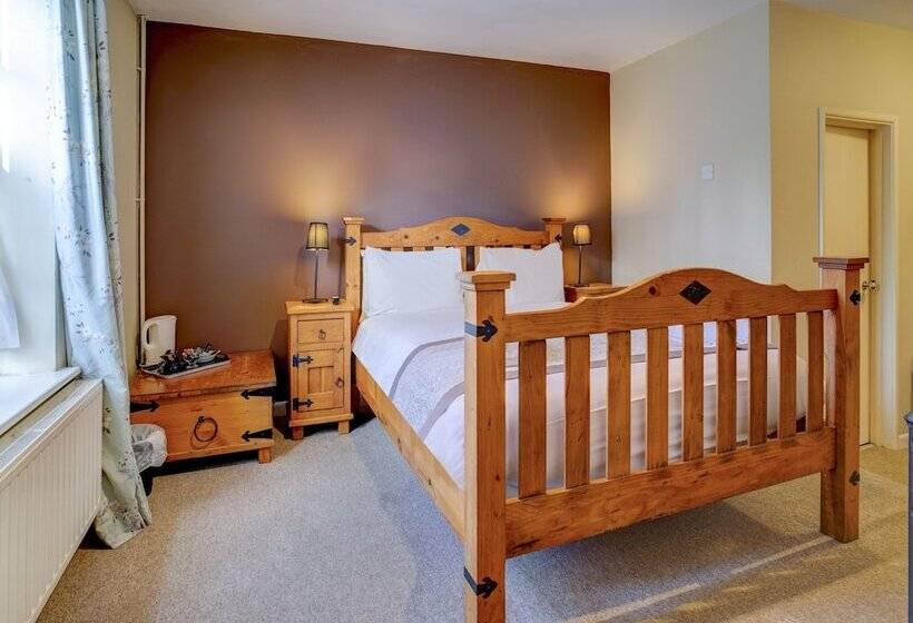 فندق George & Dragon Inn