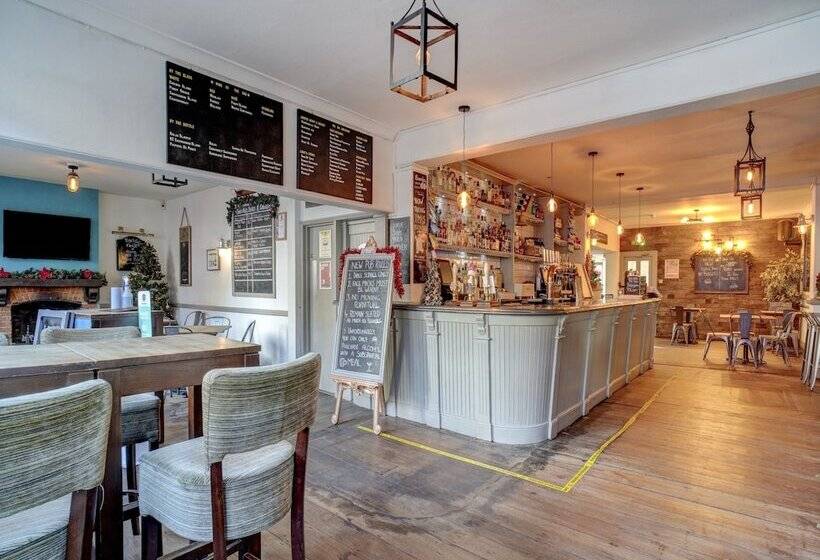 فندق George & Dragon Inn