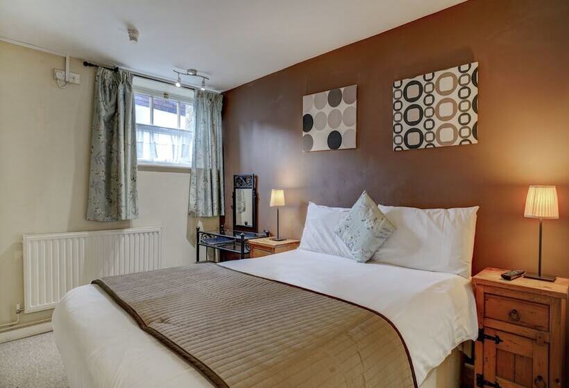 فندق George & Dragon Inn