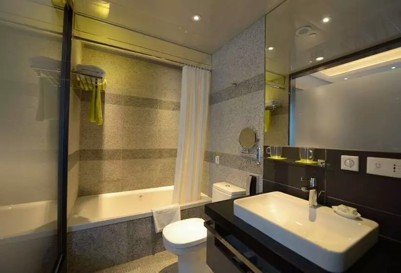 هتل Madera Hong Kong