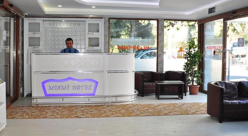 בית מלון כפרי Side Miami Beach