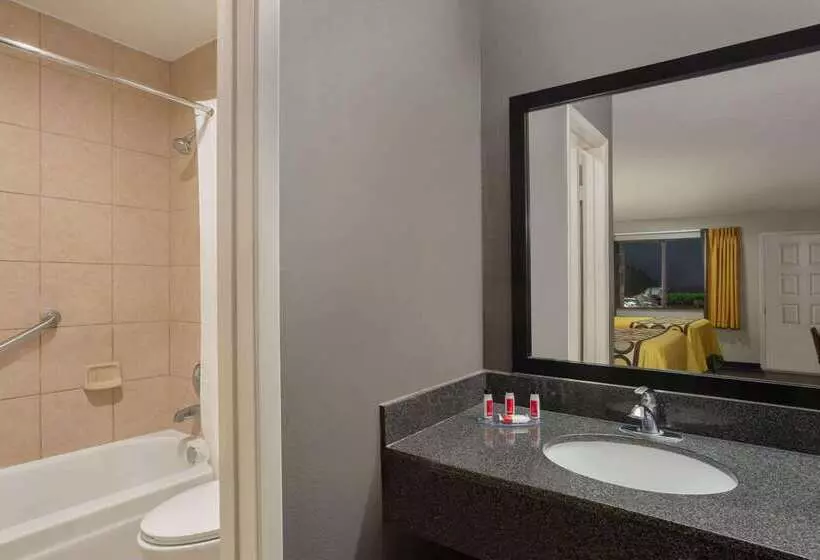 호텔 Super 8 By Wyndham Universal City