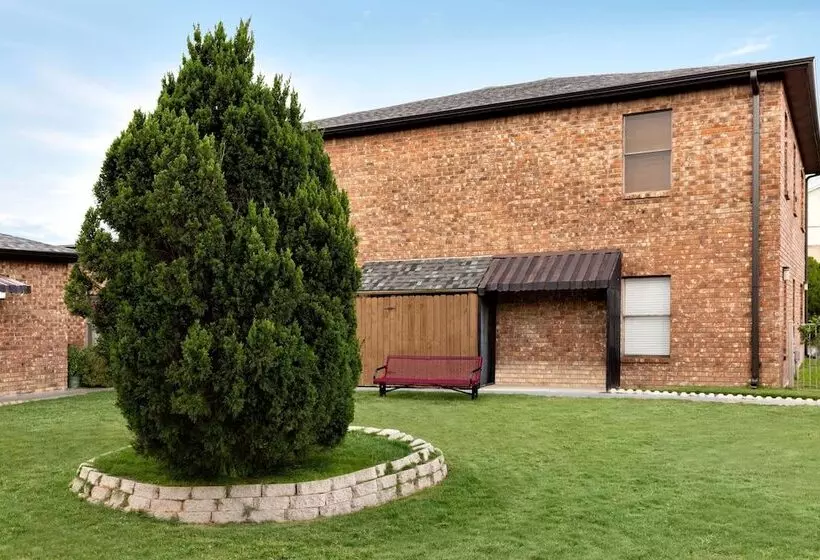 호텔 Super 8 By Wyndham Universal City