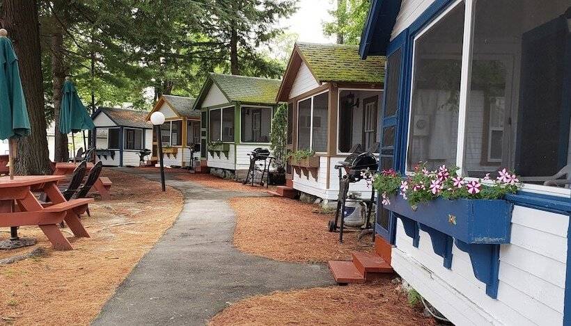 Weirs Beach Motel & Cottages