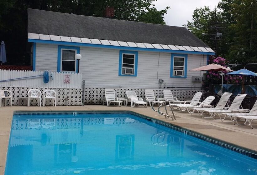 Weirs Beach Motel & Cottages