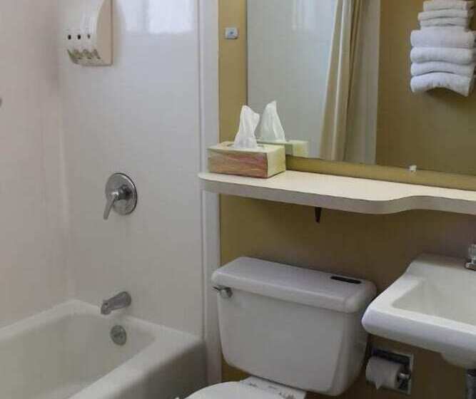 Weirs Beach Motel & Cottages