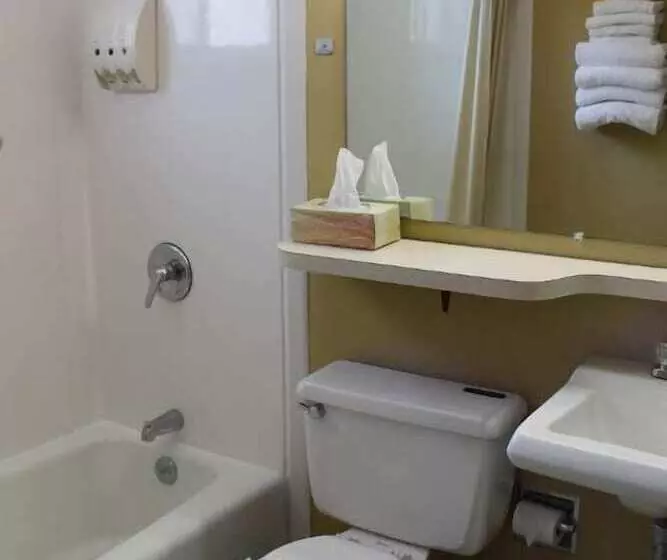 Weirs Beach Motel & Cottages