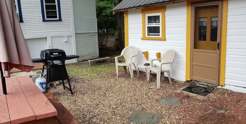 Weirs Beach Motel & Cottages