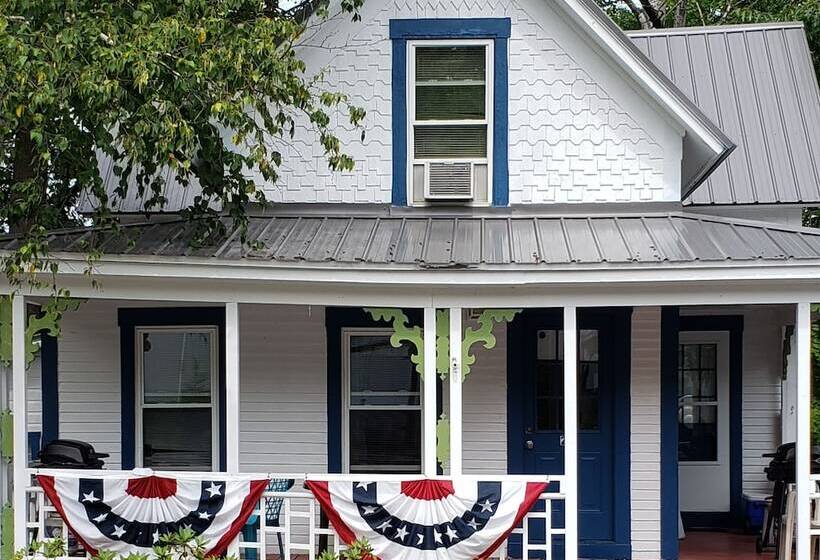 Weirs Beach Motel & Cottages