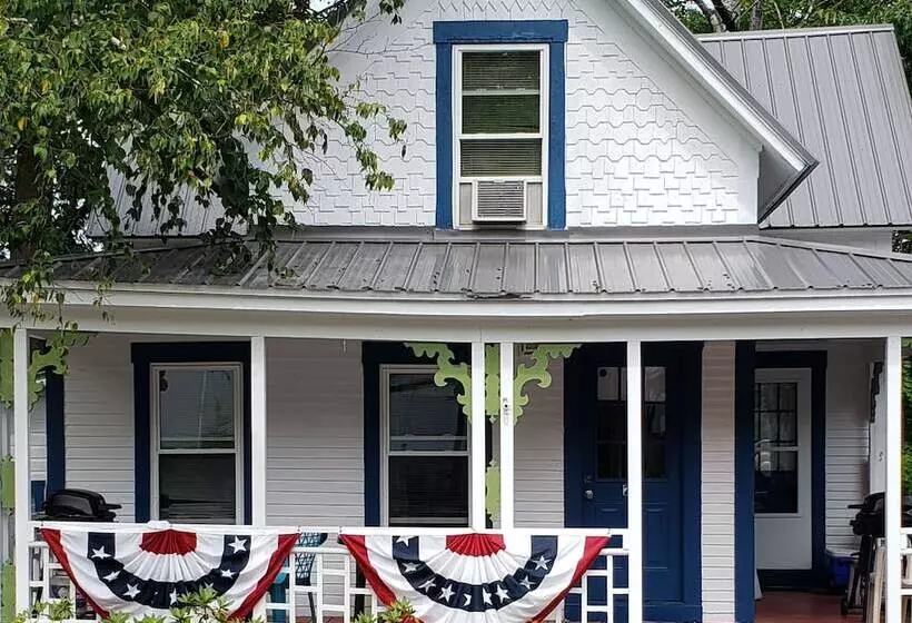 Weirs Beach Motel & Cottages