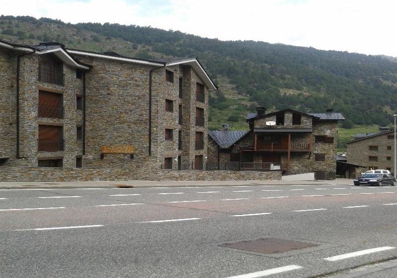 Apartamentos La Pleta 3000