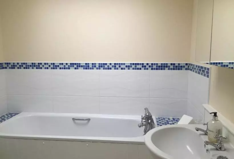 Bed and Breakfast Highwaymans Accommodation