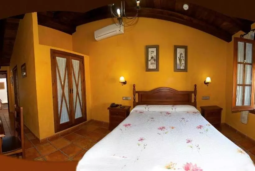 Отель Enrique Calvillo