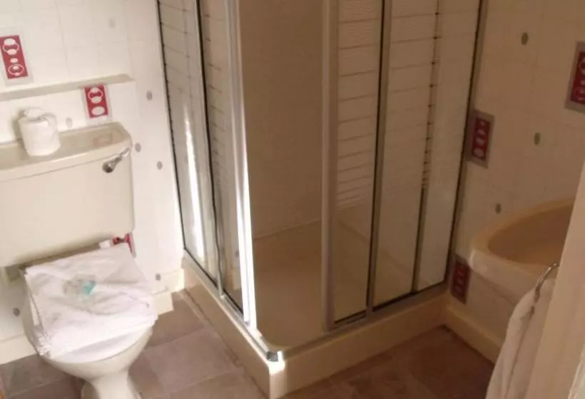 Benson Hotel   Small Families & Couples Only