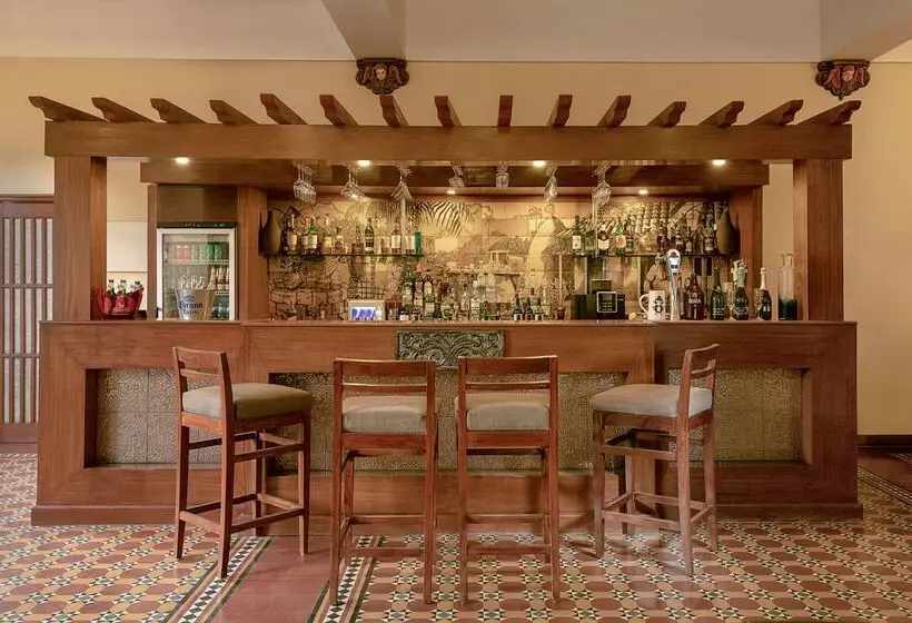 בית מלון כפרי Country Inn & Suites By Radisson, Goa Candolim