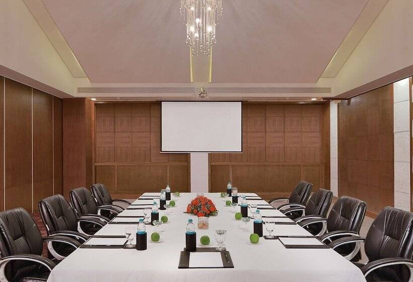 فندق Country Inn & Suites By Radisson, Goa Candolim