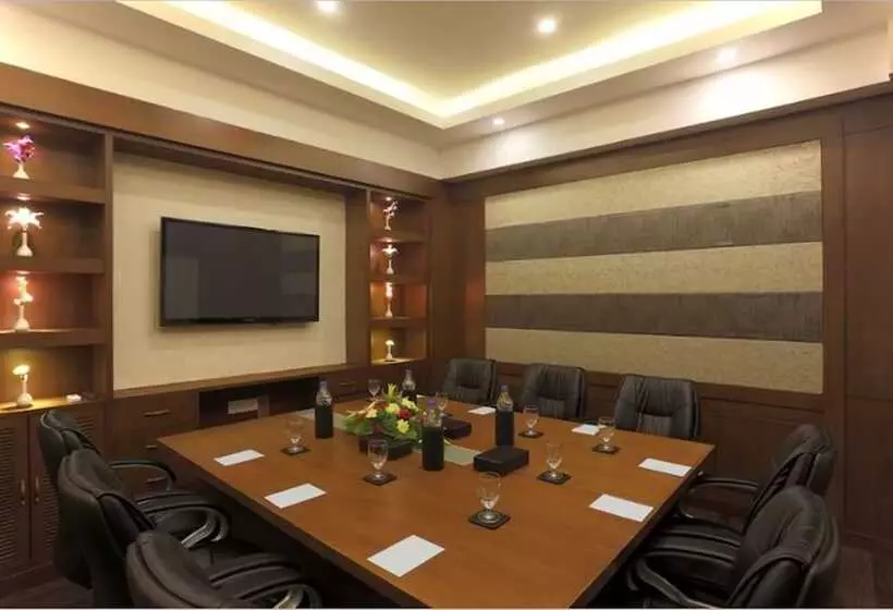 בית מלון כפרי Country Inn & Suites By Radisson, Goa Candolim