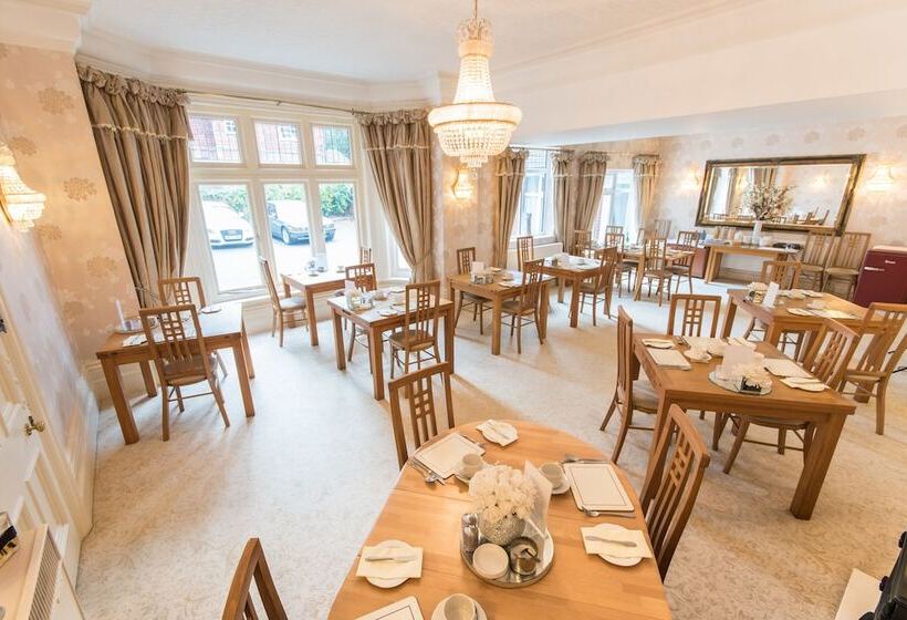 Hotel Grovefield Manor