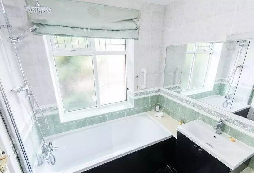 Hotel Grovefield Manor