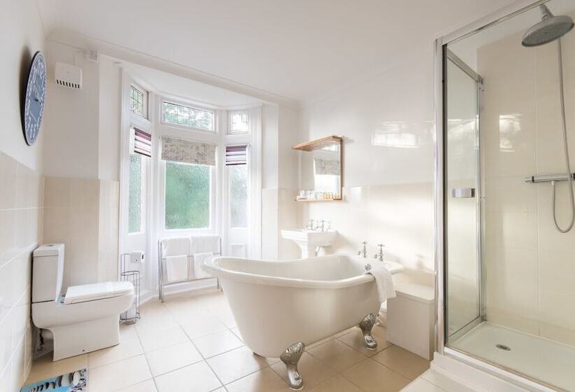 Hotel Grovefield Manor