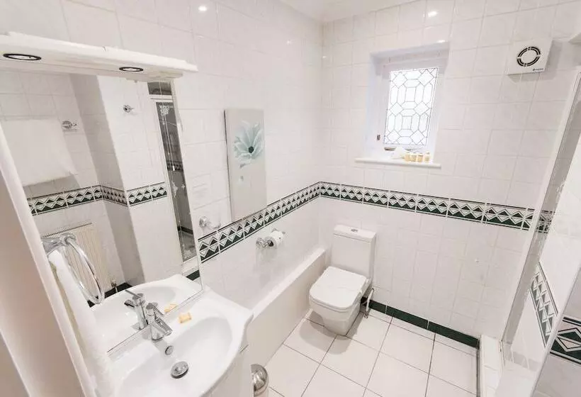 Hotel Grovefield Manor