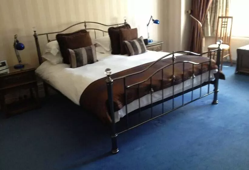 Hotel Grovefield Manor