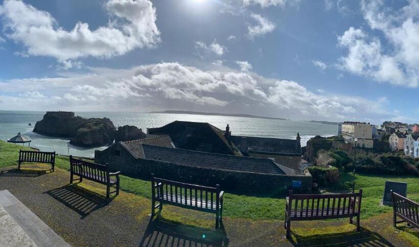 בית מלון כפרי Gumfreston Guest House