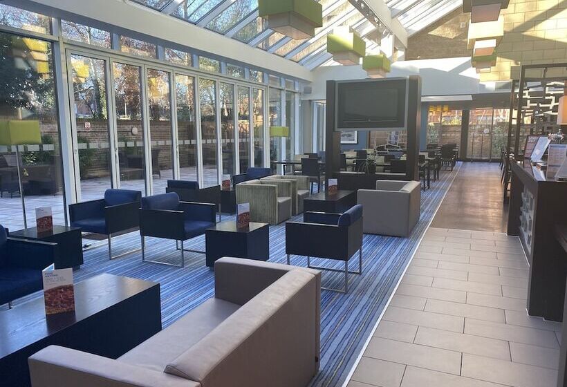 فندق Holiday Inn Express Windsor, An Ihg