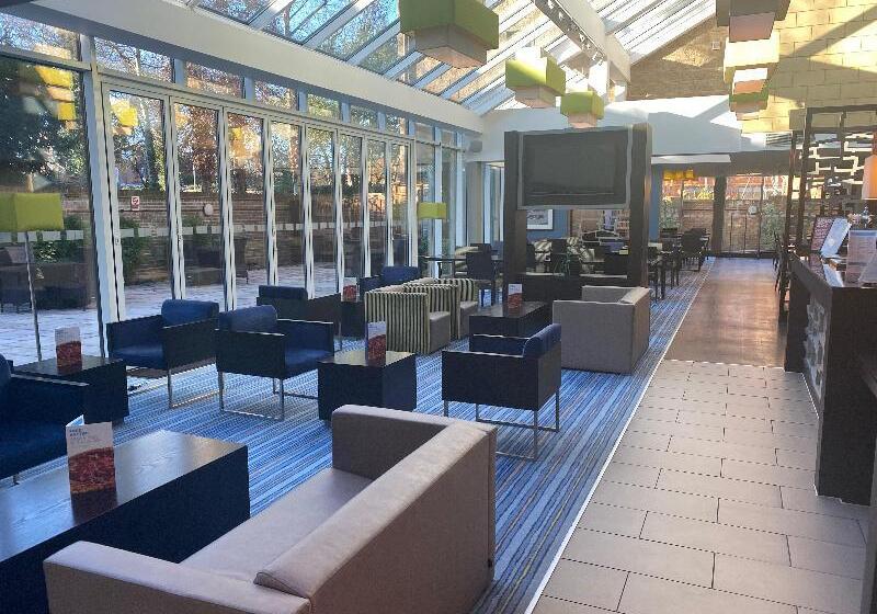 فندق Holiday Inn Express Windsor, An Ihg