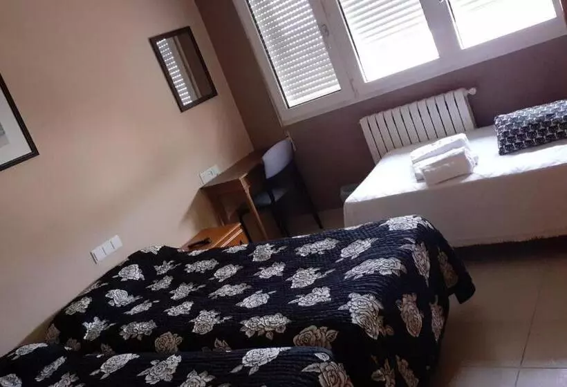 فندق Hostal Monteclaro